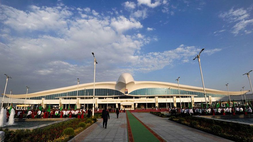 مطار تركمانستان