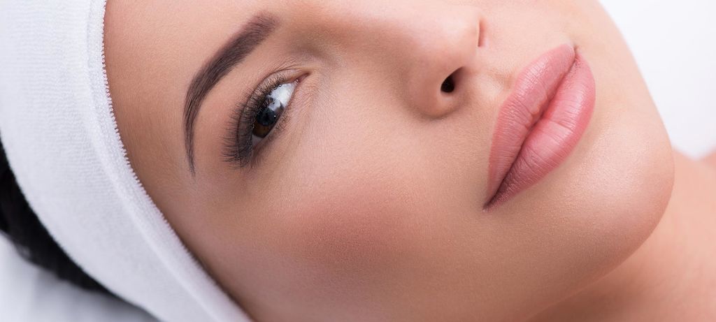 من يستطيع القيام بعلاج البشرة بالبلازما كم يدوم تأثيرعلاج البشرة بالبلازما إزالة علامات التقدم بالسن الوصفات الطبيعية الشباب الدائم خطوط الوجه