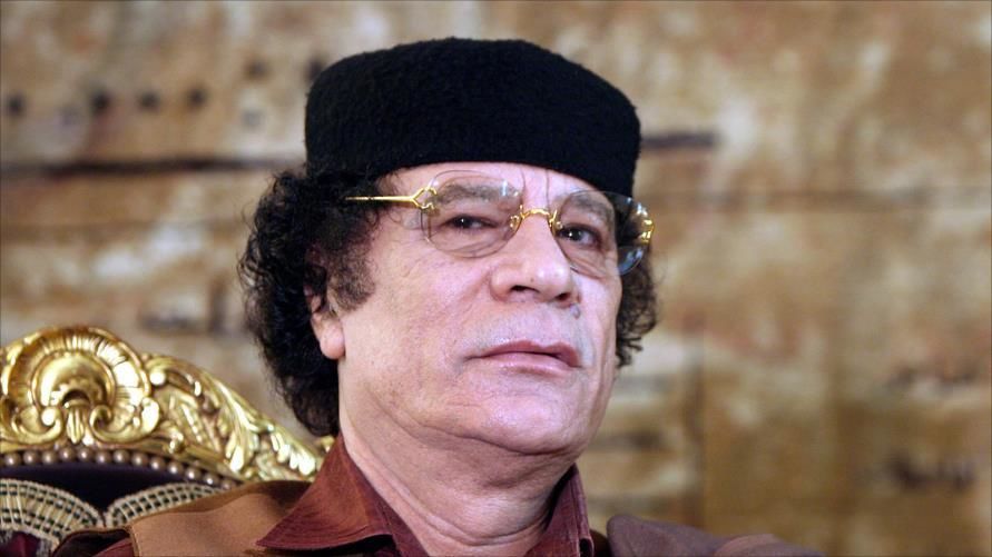 حقائق عن معمر القذافي الرئيس الليبي الراحل رجل سياسي ثوري شغل منصب رئيس مجلس قيادة الثورة في الجمهورية العربية الليبية الأخ القائد 