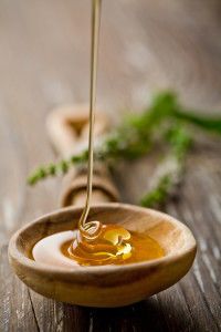 استخدامات العسل التي لم تكن تعرفها من قبل مجموعة من الاتخدامات غير الشائعة للعسل التي لم تسمع بها من قبل علاج الجروح الحروق السكر