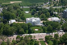 10 حقائق مثيرة للاهتمام عن البيت الأبيض مجموعة من المعلومات التي لم تسمع بها من قبل حول البيت الأبيض أين يعيش الرئيس الأمريكي في واشنطن