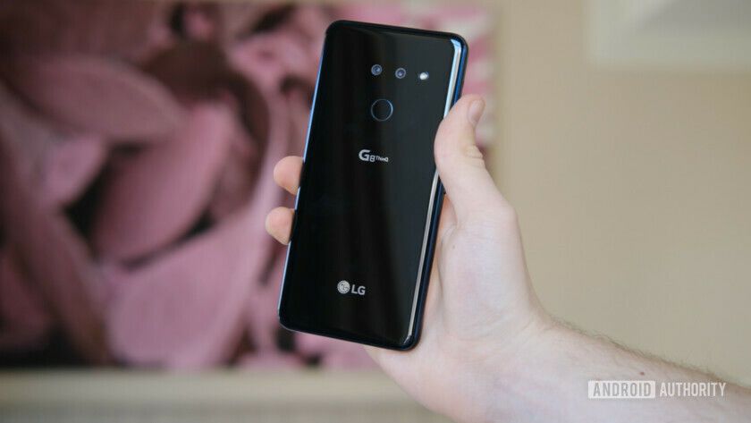 جهاز LG G8 المنتظر بشاشة عرض ملحقة الهواتف الجديدة ذات الشاشة القابلة للتوسيع المؤتمر العالمي للهواتف الذكية شركة إل جي أندرويد