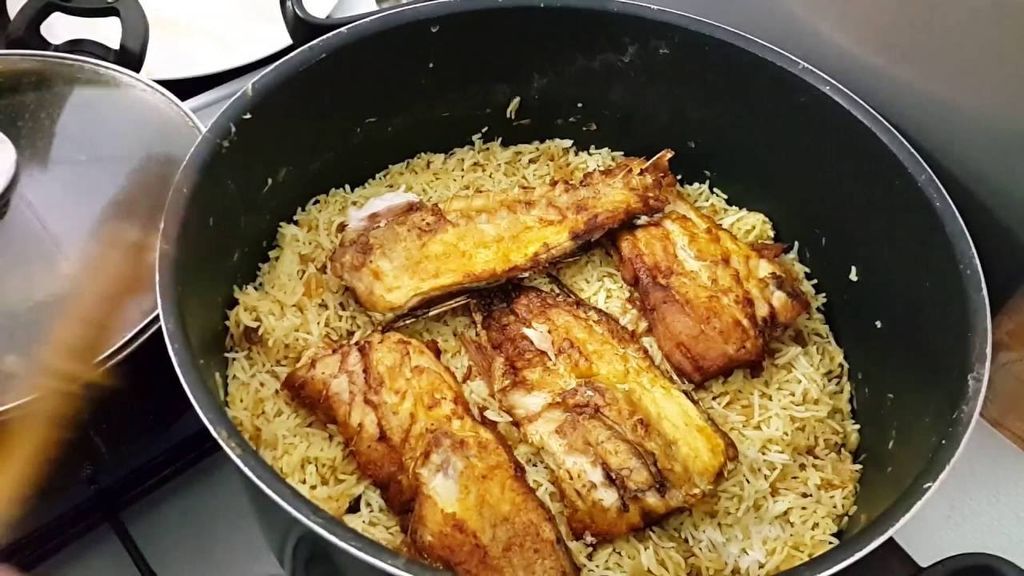 طريقة عمل مطبق السمك يعد من الوجبات المغذية طريقة تحضير مطبق السمك الوجبات الشهيرة في الخليج العربي والكويت خصوصاً المطبخ العراقي