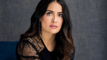 معلومات عن سلمى حايك ممثلة مكسيكية أمريكية ابنة رجل أعمال من أصل لبناني الإعلانات التلفزيونية السينما الأفلام الأجنبية أمها اسبانية