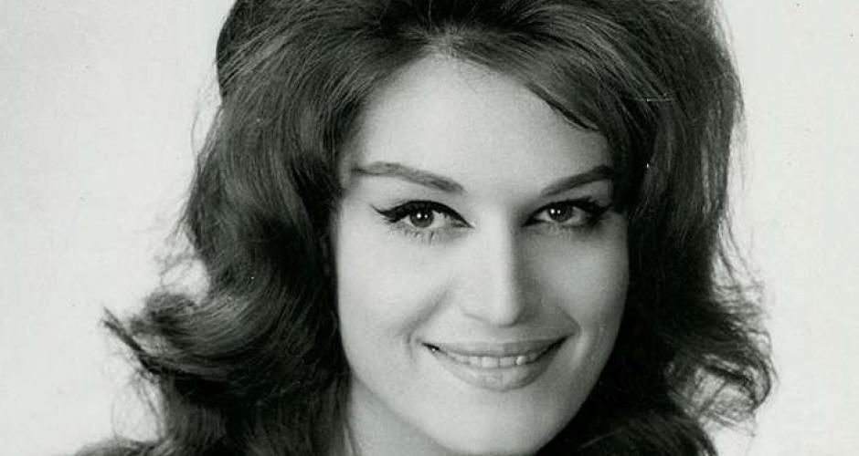 حقائق لم تكن تعرفها عن المغنية داليدا Dalida معلومات لم تكن تعرفها عن مغنية البوب المصرية داليدا مغنية مصرية أول مغنية تحصل على قرص ألماسي