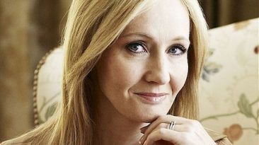 16 حقيقة سحرية عن ج. ك. رولينغ J. K. Rowling معلومات حول الكاتبة البريطانية ج. ك. رولينغ كاتبة سيناريو منتجة أفلام مؤلفة هاري بوتر روائية