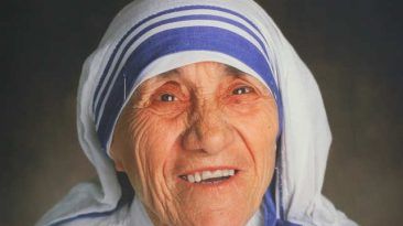 14 حقيقة قد لا تعرفها الأم تريزا الراهبة التي ولدت في إسكوبية راهبة رومانية مبشرة مسيحية مبشرة مسيحية دارت حول العالم مساعدة المساكين