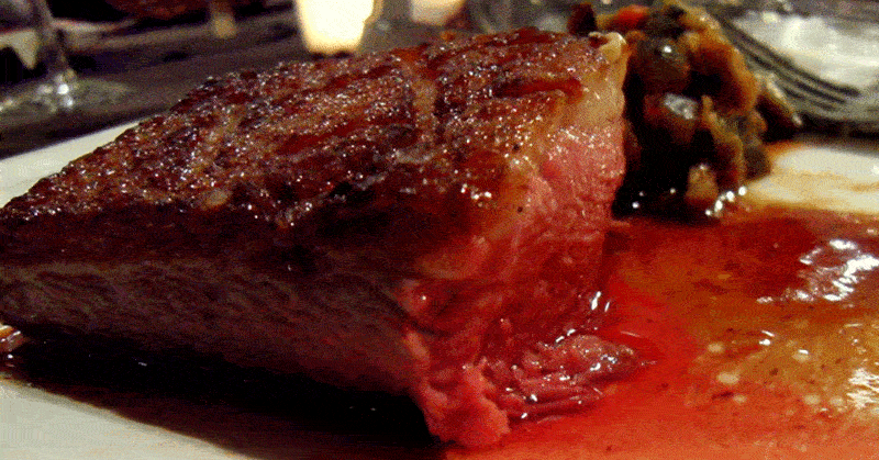 ما هو السائل الذي ينسكب من شريحة اللحم في المطاعم ما هو السائل في صحن الستيك المطاعم اللحوم الحمرائ صلصة حمراء دم من اللحمما هو السائل الذي ينسكب من شريحة اللحم في المطاعم ما هو السائل في صحن الستيك المطاعم اللحوم الحمرائ صلصة حمراء دم من اللحم