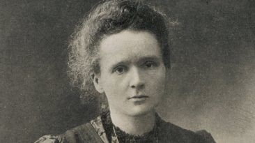 أشياء لم تكن تعرفها عن ماريا كوري Marie Curie مجموعة من المعلومات والحقائق التي لم تكن تعرفها عن العالمة ماريا كوري جائزة نوبل النشاط الإشعاعي