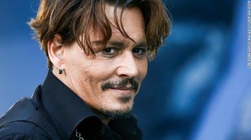 أشياء لم تكن تعرفها عن جوني ديب Johnny Depp معلومات وحقائق لم تكن تعرفها عن الممثل الشهير جوني ديب أفضل الممثلين في هوليوود