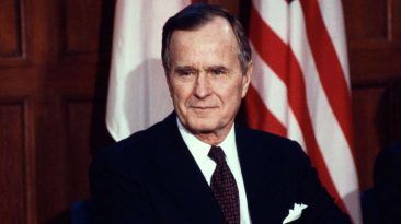 حقائق لا تعرفها عن جورج بوش الأب مجموعة من المعلومات عن جورج بوش الأب مدير المخابرات المركزية الأمريكية الرئيس الحادي والأربعين لأمريكا