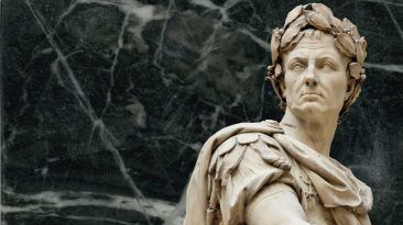 11 حقيقة مثيرة للاهتمام حول يوليوس قيصر مجموعة من الحقائق والمعلومات الجميلة التي لم تكن تعرفها عن يوليوس قيصر كاتب يوناني قائد سياسي