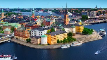 أفضل 10 أماكن للزيارة في السويد مجموعة من أجمل الوجهات السياحية التي يجب عليك زيارتها في السويد المدينة القديمة من العصور الوسطى